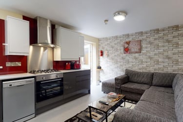 5 bed house, Evelyn Street, Fallowfield, Manchester, M146WF - Image 1