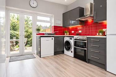 7 bed house, Courtenay Street, St pauls, Cheltenham, GL504LR - Image 2
