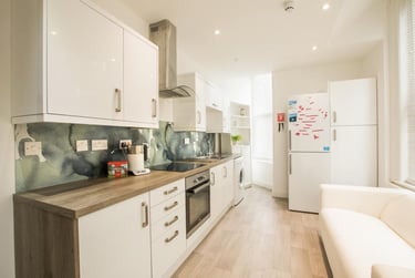 5 bed flat, Linthorpe Road, Linthorpe Village, Middlesbrough, TS13QY - Image 1