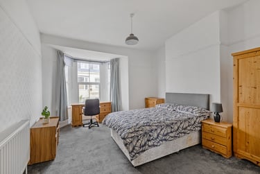 6 bed house, Hill Park Crescent, Greenbank, Plymouth, PL48JW - Image 1