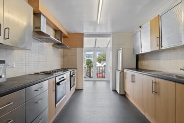 9 bed house, Citadel Road, The Hoe, Plymouth, PL13AU - Image 3