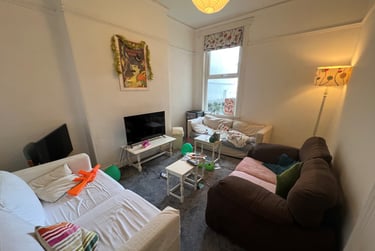 6 bed house, Hamilton Gardens, North Hill, Plymouth, PL46PQ - Image 6