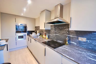 5 bed house, Parrs Wood Road, Fallowfield, Manchester, M204WJ - Image 2