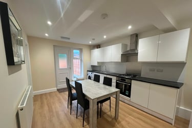 4 bed house, Redmere Grove, Fallowfield, Manchester, M146ES - Image 1