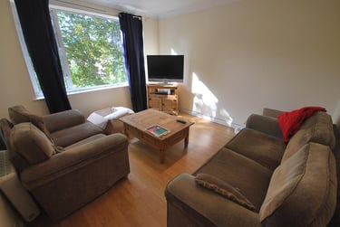 3 bed flat, Daisy Bank Road, Victoria Park, Manchester, M145GL - Image 2