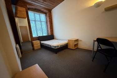2 bed flat, Cambridge Street, Chorlton on Medlock, Manchester, M15GF - Image 3