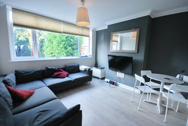 5 bed house, Parrs Wood Road, Fallowfield, Manchester, M204WJ - Image 1