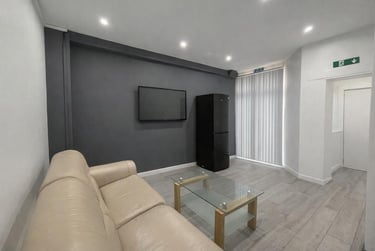 4 bed house, Milnthorpe Street, Charlestown, Salford, M66DT - Image 2