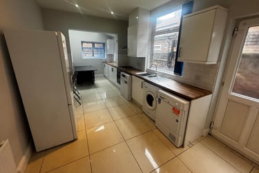 4 bed house, Ladybarn Lane, Fallowfield, Manchester, M146YU - Image 1
