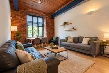 2 bed flat, Cambridge Street, Chorlton on Medlock, Manchester, M15GF - Image 1