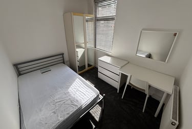 4 bed house, Strawberry Hill, Pendleton, Salford, M66AH - Image 8
