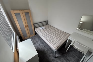 4 bed house, Strawberry Hill, Pendleton, Salford, M66AH - Image 10