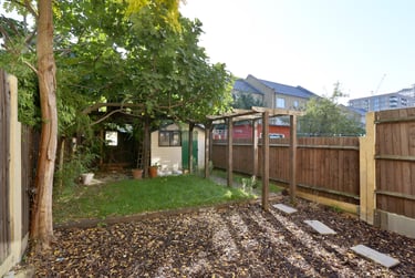 6 bed house, Oban Street, Blair Street, London, E140GR - Image 2