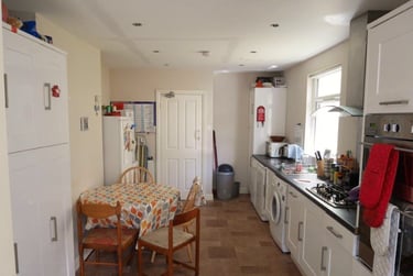 6 bed house, Welbeck avenue, City Centre, Plymouth, PL46BG - Image 4