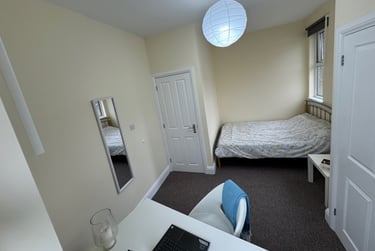 2 bed flat, Green Park Avenue, Mutley, Plymouth, PL46PG - Image 14