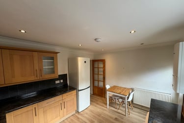 2 bed flat, May Terrace, Lipson, Plymouth, PL48PP - Image 14