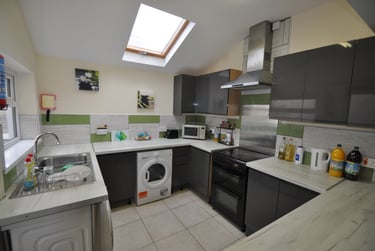 5 bed house, Baglan St, Port tennant, Swansea, SA18JZ - Image 1