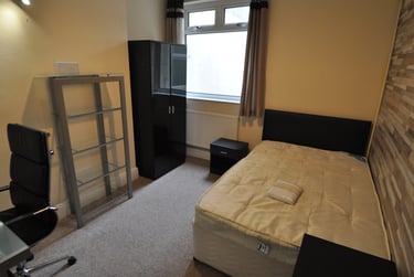 5 bed house, Wern Fawr Road, Port tennant, Swansea, SA18LQ - Image 2