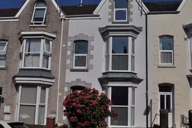 6 bed house, Gwydr Crescent, Uplands, Swansea, SA20AB - Image 1