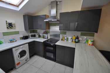 5 bed house, Baglan St, Port tennant, Swansea, SA18JZ - Image 2