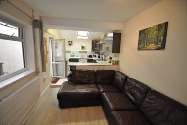 5 bed house, Baglan St, Port tennant, Swansea, SA18JZ - Image 3