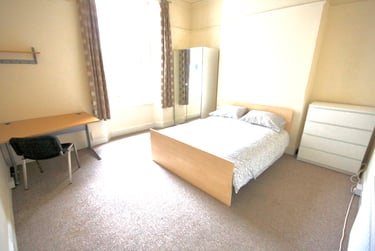 6 bed house, Furzehill Road, Mutley, Plymouth, PL47JZ - Image 3