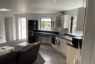 2 bed flat, Windsor Street, Aston, Birmingham, B74NJ - Image 2