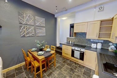 8 bed house, Mansfield Road, Arboretum, Nottingham, NG13FQ - Image 2