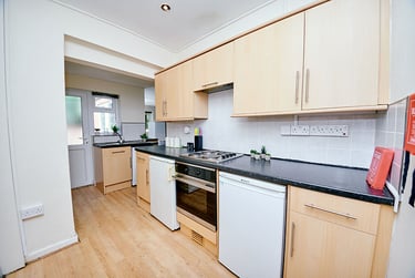 6 bed house, Newstead Grove, Arboretum, Nottingham, NG14GZ - Image 2
