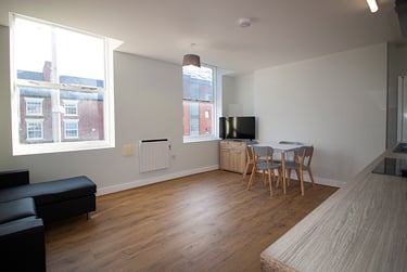 4 bed flat, Chatham Street, Arboretum, Nottingham, NG14EA - Image 1