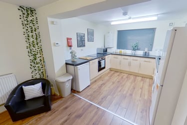 4 bed flat, Mansfield Road, Arboretum, Nottingham, NG13FN - Image 2