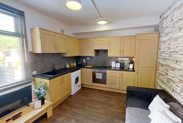 5 bed house, Mansfield Road, Arboretum, Nottingham, NG13FN - Image 2