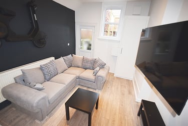 7 bed flat, Mansfield Road, Arboretum, Nottingham, NG13FN - Image 1