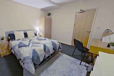 3 bed flat, North Sherwood Street, Arboretum, Nottingham, NG14EF - Image 1