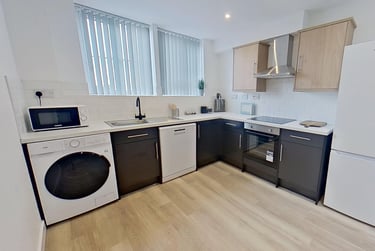 4 bed flat, North Sherwood Street, Arboretum, Nottingham, NG14EF - Image 2