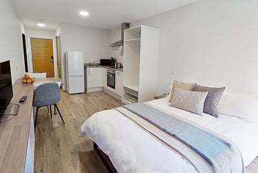 1 bed studio, Clare Street, City Centre, Nottingham, NG13BX - Image 1