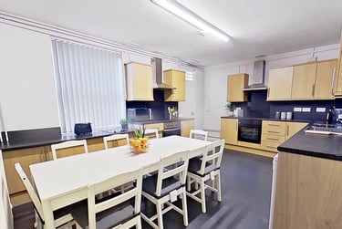 11 bed house, Peel Street, Arboretum, Nottingham, NG14GL - Image 3