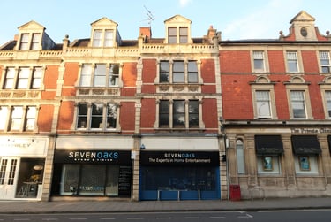 3 bed flat, Whiteladies Road, Clifton, Bristol, BS82QN - Image 1