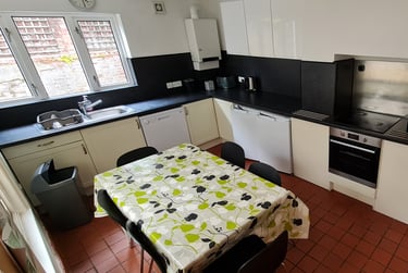 6 bed house, Pennsylvania Road, St Sidwells, Exeter, EX46BX - Image 11