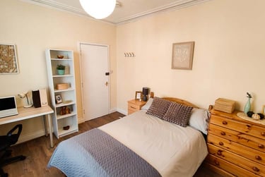 7 bed house, Thenford Street, City Centre, Northampton, NN15QT - Image 1