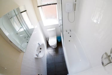 2 bed flat, Palmerston Road, Abington, Northampton, NN15EU - Image 2
