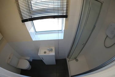 2 bed flat, Palmerston Road, Abington, Northampton, NN15EU - Image 4