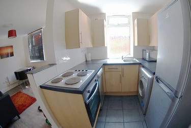 2 bed flat, Palmerston Road, Abington, Northampton, NN15EU - Image 5
