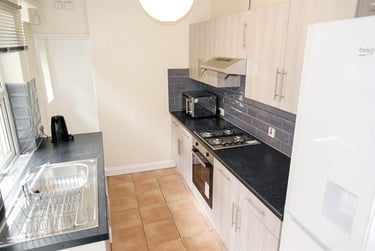 4 bed house, Poole street, The mounts, Northampton, NN13EX - Image 1