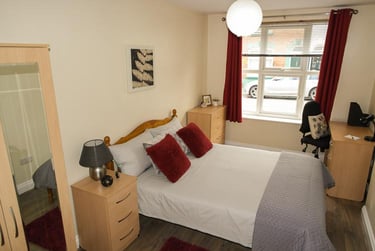 8 bed house, Palmerston Road, Abington, Northampton, NN15EU - Image 1