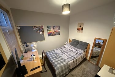 5 bed house, Fawcett goombs Wifi and Parking, Southsea, Portsmouth, PO40DH - Image 2
