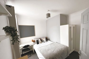 3 bed house, TELEPHONE RD -- 3x DOUBLE BEDS+BILLS INCLUDED, Southsea, Portsmouth, PO40AU - Image 3