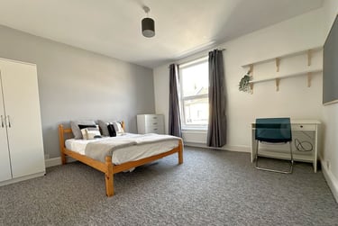 5 bed house, WYNDCLIFFE RD - 5x DOUBLE BEDS + BILLS INCLUDED, Southsea, Portsmouth, PO40LA - Image 1