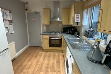 5 bed house, Harold Road, Southsea, Portsmouth, PO40LS - Image 2