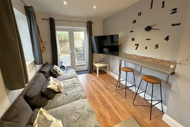 5 bed house, Harold Road, Southsea, Portsmouth, PO40LS - Image 1